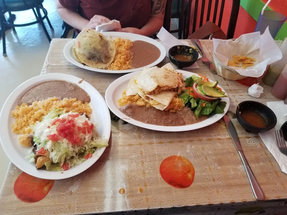 Gorditas Flautas Quesadilla